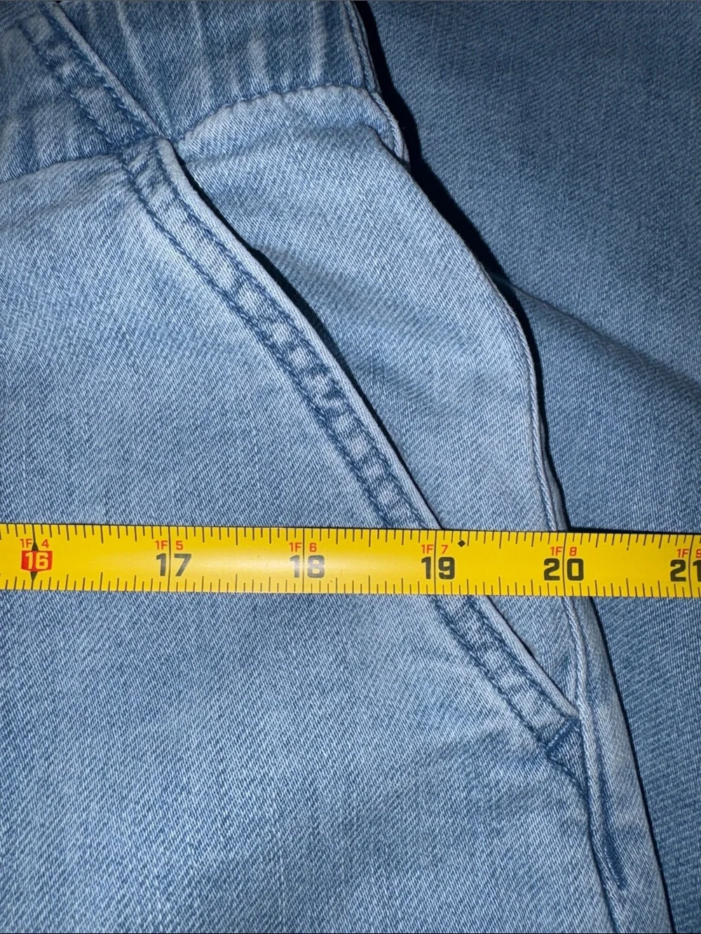 American Eagle Outfitters Light Blue Relaxed Low-Rise Jeans